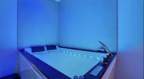 La Suite d'Ysis - Jacuzzi - Saint-Etienne - Image 5