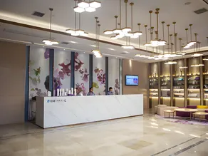 Lavande Hotel Enshi Cutural Center Times Square - Image 4