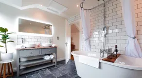 Hilltop Country House - Image 2