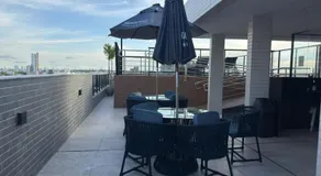 Lindo Studio com rooftop e piscina - Image 5