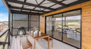 Modern and Scenic Valley Escape - Image 4