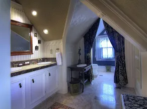Gingerbread Mansion - Image 3