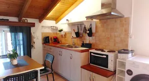 Cosy Loft Apartment, Argyrades - Image 5