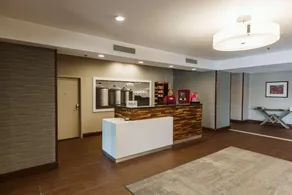 Hampton Inn Bismarck - Image 4