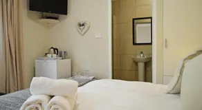 Country Lane Guesthouse - Image 2