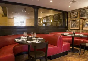 LONDON CITY SUITES BY MONTCALM - Image 4