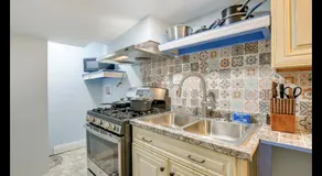 Splendid Cheerful 2-bedroom residential - Image 5