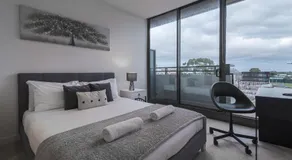 Brand new 2BR2BA Caulfield parkbalcony poolgym - Image 2