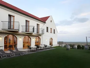 Weingut & Gästehaus zum Seeblick - Familie Sattler - Image 5