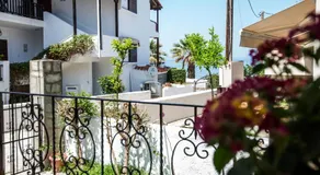 Beachfront deluxe apt. - Image 2
