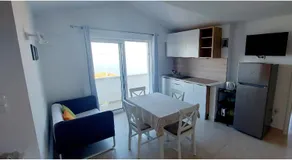 Apartamento con jardín y terraza | Vistas al agua - Image 5