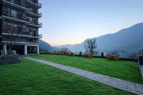Snow Apple Resort By West Western - A Luxury Mountain Retreat #Centrally Heated & Air Cooled #Swimming Pool - Image 4