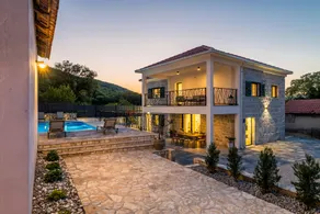 Villa Elegant Stone - Image 2