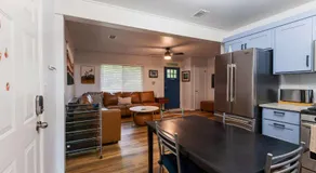 Near U of A - 4BR Mtn Views Pet-friendly - Image 3