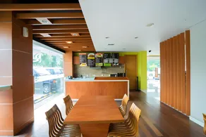 Life Hotel Stasiun Kota Surabaya - Image 3