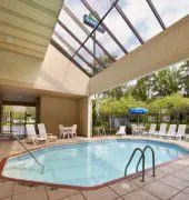 Days Inn By Wyndham Middleburg Heights - Image 5