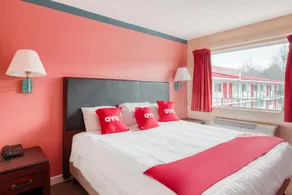 OYO Hotel Fayetteville S Eastern Blvd - Image 2