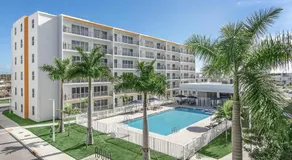 Landing Beautiful 3BD Gym Pool - Image 4