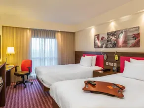 Hampton by Hilton Exeter Airport - Image 2
