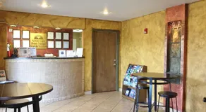 Americas Best Value Inn and Suites Little Rock - Image 4