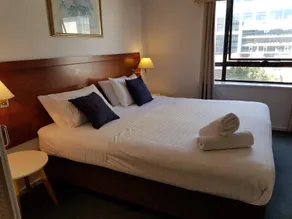 One-Bedroom Cozy Apartment in Perth CBD - Image 3