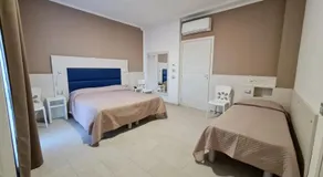 Hotel City 20 - Image 2