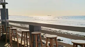 Charlie's Hangar Surf Hostel - Image 3