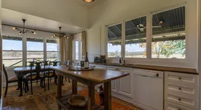 Corunna Station Country House - Image 3