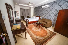 VIP House Shelton - Image 2