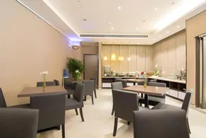 Home Inn Plus Shanghai Dishui Lake Park Harbor Xintiandi - Image 3