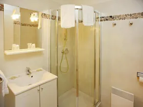 Apartment near Sandy Beaches - Image 2