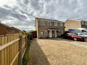 Spacious 3-Bed Home Near M1, Sky TV & Netflix Included 2x Parking Spaces Garden Fast Wifi Contractors Travellers Relocators Leisure Welcome - Image 4