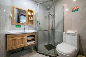 GreenTree Inn Yangzhou Slender West Lake Wencheng Attic Express Hotel - Image 4