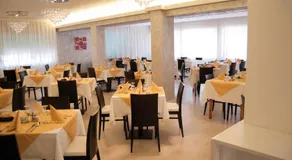 Hotel Old River - Image 4