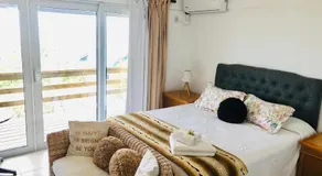 Unique Hotel & Suites - Image 2