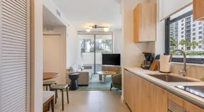 Corner 2BR Condo PoolAmenities Minutes to Beach - Image 3