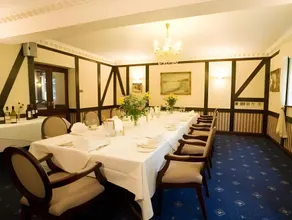 Crown & Cushion Hotel - Image 4