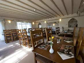 Tudor Lodge Bed & Breakfast - Image 5