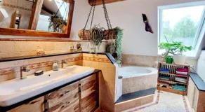 Wood & Stone Lodge 2 - Image 3