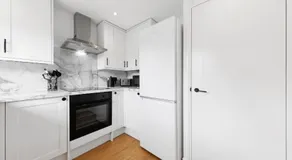 Luxurious 2BR Flat FREE parking North London - Image 4