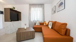 Jacuzzi House Mia - Image 2