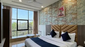 Hotel Lee Pride - Image 2