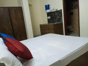 Furnished independent STUDIO flat for short stay - Image 1
