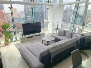 Skyline 3BR Duplex - Pool, Gym & Parking - Image 2