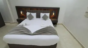 Hotel Free Zone - Image 2