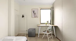 Serene Single Room in Canley Vale - Steps to Train & Local Dining - Shared Bathroom - Image 2