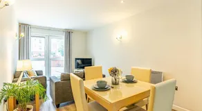 Cotels Centro Budget Busting Apartments! CENTRAL LOCATION, PARKING, FIBRE WIFI, SMART TV, FULLY EQUIPPED KITCHEN - Image 2