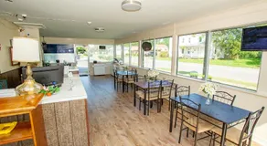 Coach House Inn - Image 5