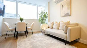 Stunning Apartments with Castle Views - Air Conditioning - Fast Wifi - Image 2
