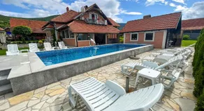 Apartmani Djokić sa bazenom - Image 4